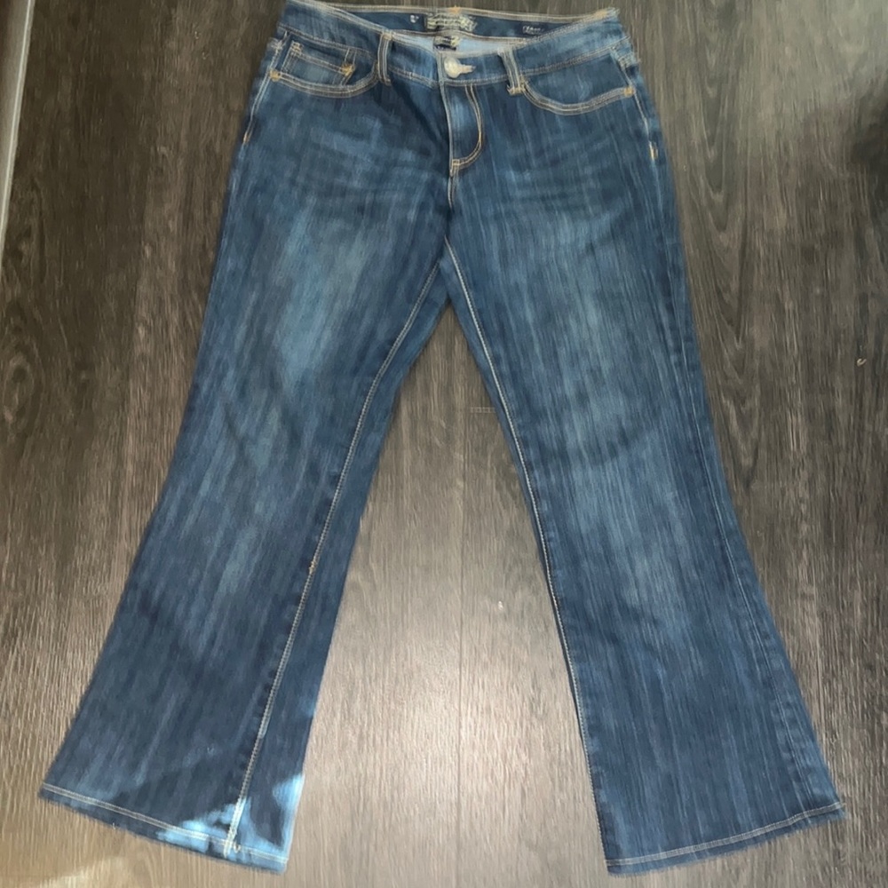 Seven 7 brand Blue Jeans Size 29(10) Flare 5 pocket zipper fly Med Wash Mid Rise